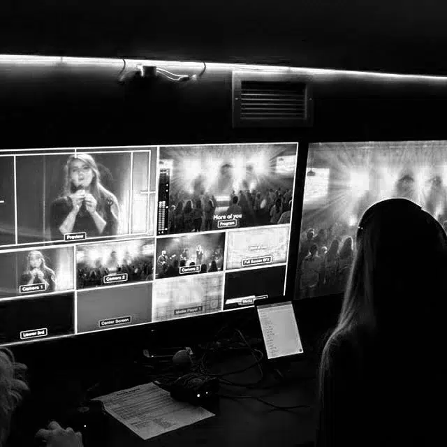 Video+Room+ +Bright+Lights+Grayscale